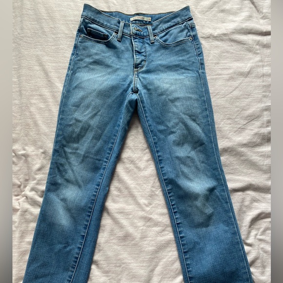 Levi Jeans - Picture 3 of 3